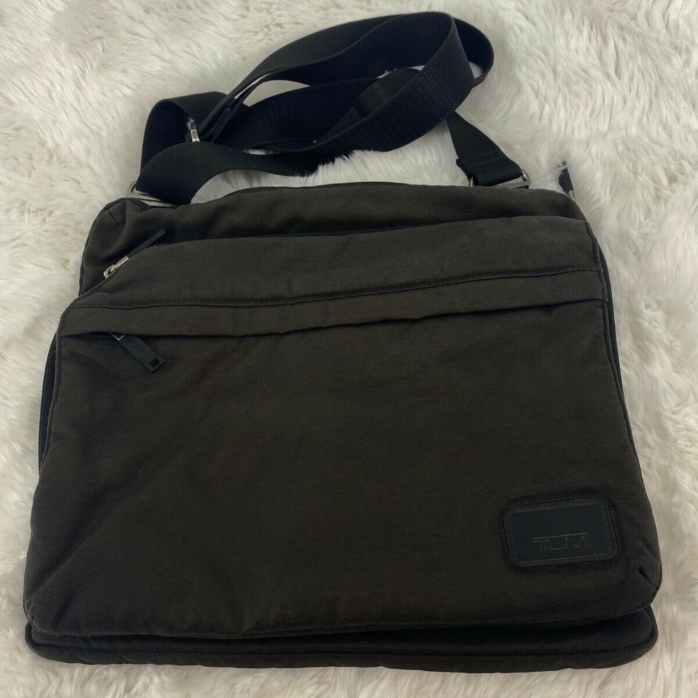 Vintage Men’s TUMIi Small Messenger Travel Bag Case Tech Storage, iPad Sized